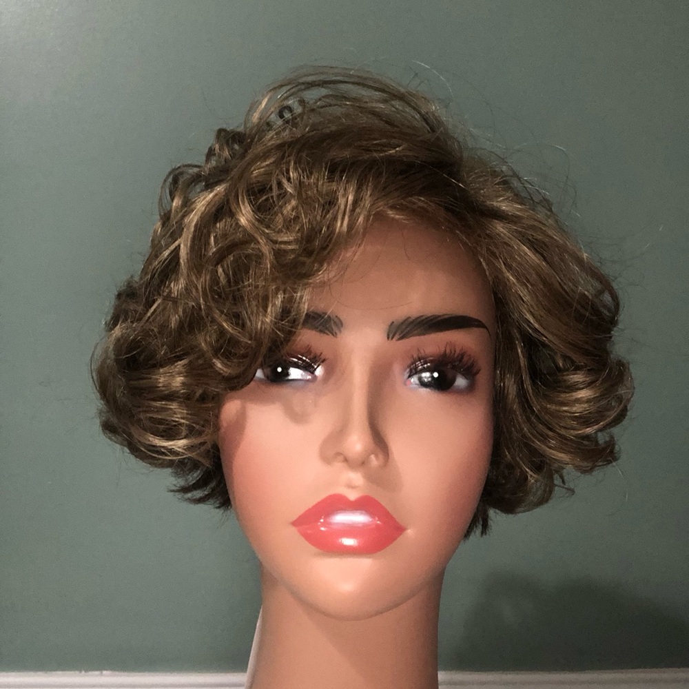 Paula Young wig - Beryl- 10/26 buttered toast Size average.